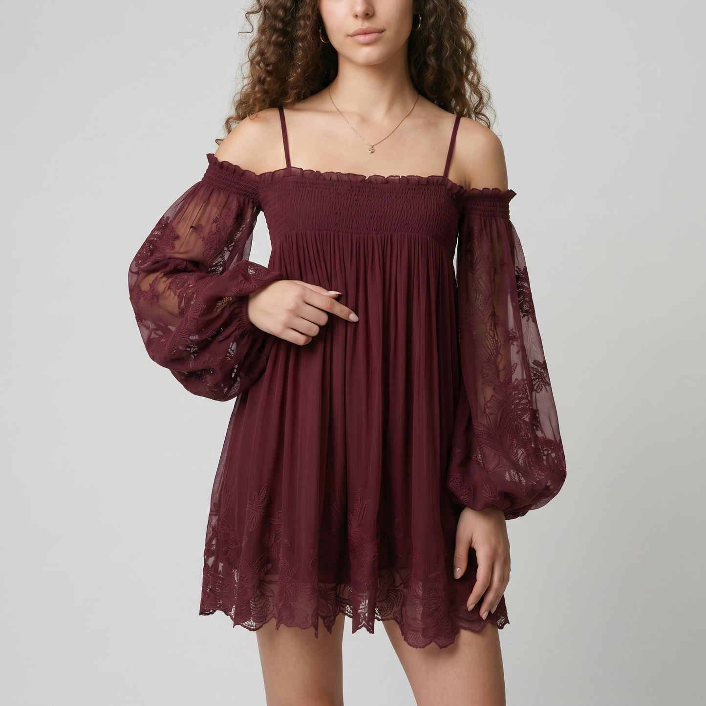 Abito Mini Spalle Scoperte con Pizzo e Maniche Trasparenti