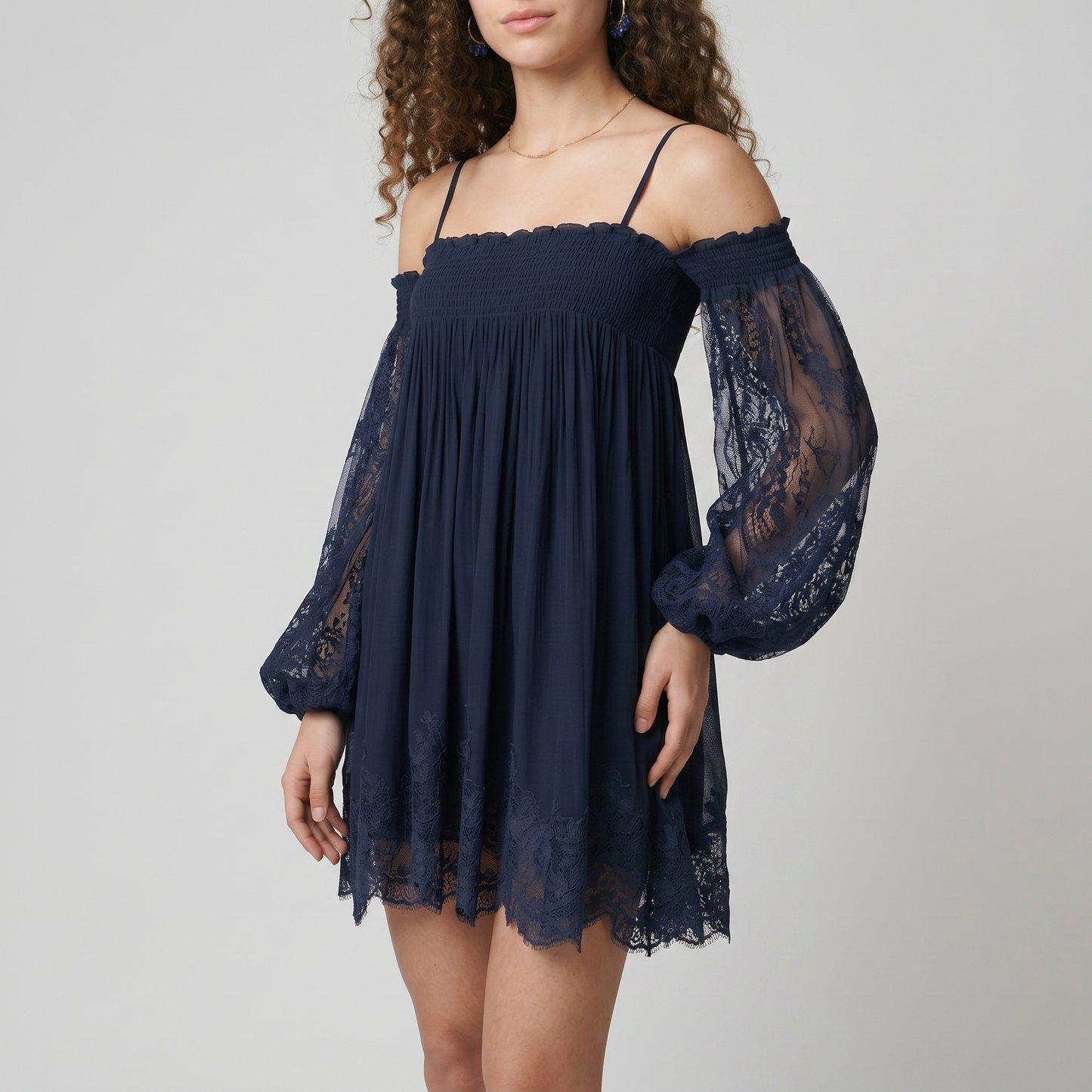 Abito Mini Spalle Scoperte con Pizzo e Maniche Trasparenti