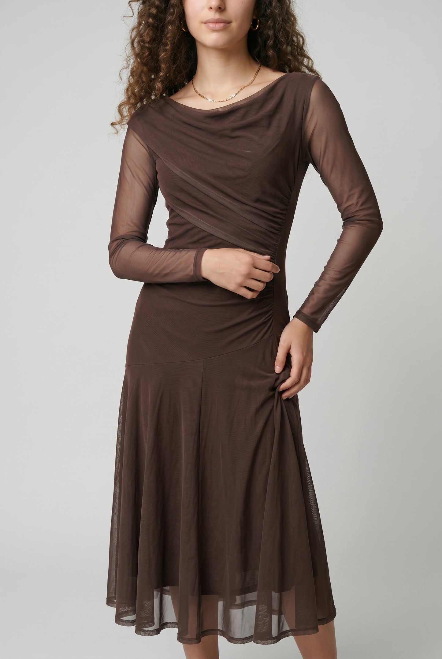 Abito Lungo in Tulle con Drappeggi
